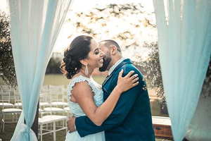 伴郎一般穿什么颜色的衬衫 伴郎穿什么颜色的衬衫