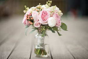 结婚当天新郎的妆谁画