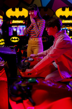 六辆婚车上分别坐几个人