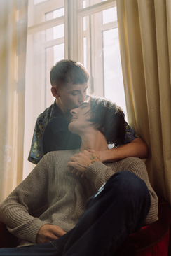 怎么秀结婚证好看 结婚证上的照片怎么拍才会好看？