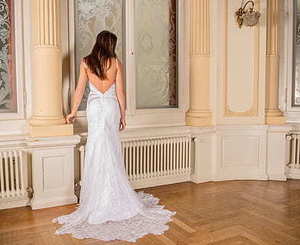 掀头纱的意义 新郎给新娘掀开头纱寓意