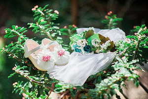 结婚胸花必须带吗 结婚仪式上新郎新娘需要带胸花么