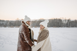 伴娘可以穿普通衣服吗 当伴娘穿衣服有什么讲究吗?