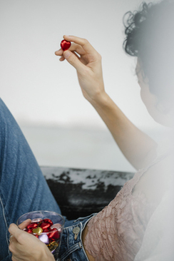 结婚穿的红色唐装叫啥 结婚时候新娘穿的红色的礼服叫什么