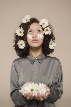 新郎在婚礼上哭代表什么 婚礼上新郎哭代表啥