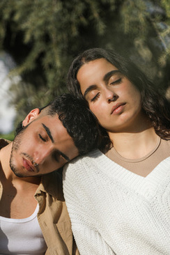 婚礼穿灰色西装 结婚新郎可以穿银灰色的西装吗?