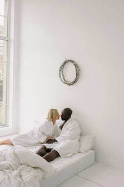 教堂里的那场婚礼歌名 请问结婚时走进教堂那首曲子叫啥?