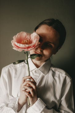 结婚邀请大家吃饭的通知 结婚请同事吃饭在群里通知怎么发