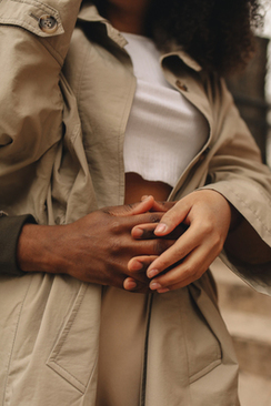 结婚女方衣服怎么叠 结婚叠衣服自己弄吗