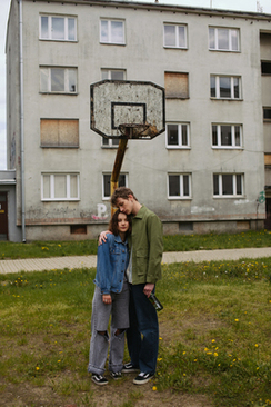 结婚仪式主婚人致辞 想要知道中国传统婚礼的主婚人致辞