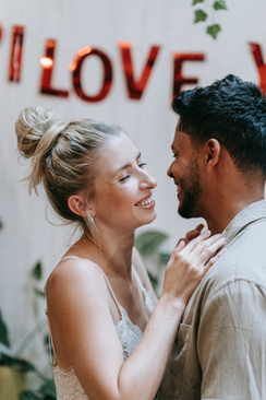 礼品游戏环节 迎新晚会上的趣味游戏环节有什么游戏？