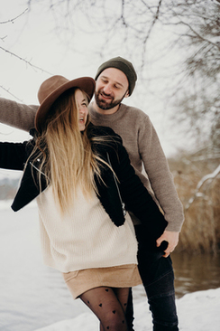 微信乔迁请柬怎么免费制作 乔迁之喜微信请帖免费制作