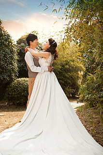 结婚用的拉花在哪里买 结婚装饰房子的拉花在那种店买的到啊