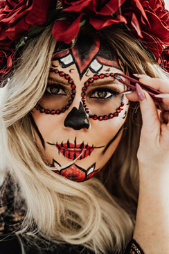 拍婚纱大概需要多少钱 请一个拍婚纱照需要多少钱？