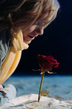 100元贴双喜图案用什么来帖 用钱贴双喜字要怎么贴