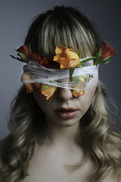 订婚男的穿什么颜色的衣服 男方订婚穿什么衣服