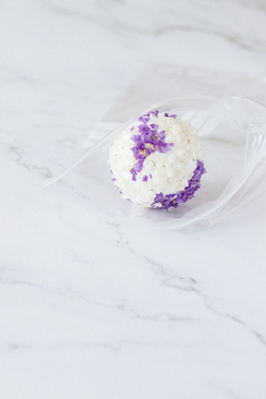 户外婚礼遇到大降温 草坪婚礼遇到下雨怎么办？