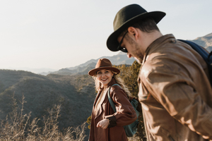 乔迁之喜请帖怎么写 乔迁新居请柬写法，乔迁新居请柬怎么写？