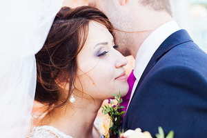 敬酒服可以穿礼服吗 新娘子敬酒服可以是小礼服吗?