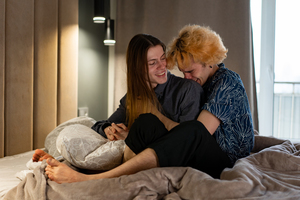 婚礼和领证哪个算结婚纪念日 领结婚证和办婚礼哪个算结婚纪念日