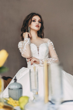 敬酒服穿什么合适 婚礼新娘敬酒服一般穿什么好