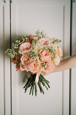 结婚主桌是什么人坐 婚礼主桌坐哪些人？婚宴主桌怎么安排？