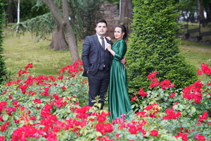 朋友订婚我穿什么衣服 出席朋友的订婚会穿什么比较合适?