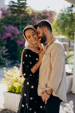 闹洞房交杯酒怎么喝 交杯酒的喝法是什么？怎样喝交杯酒？