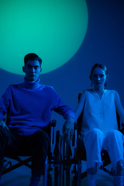 婚礼司仪怎么应聘 我想做婚礼司仪，有谁可以告诉我要怎么入行