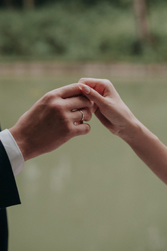 本人结婚邀请函 自己结婚邀请函怎么写微信