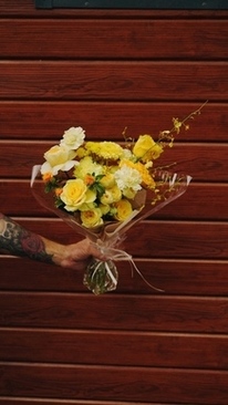 紫色伴娘裙配什么颜色鞋子 浅紫色的伴娘裙配什么颜色的鞋子好看