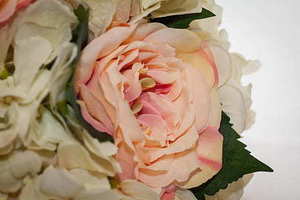 没钱的娘家不能办婚礼吗 没有娘家能结婚吗？