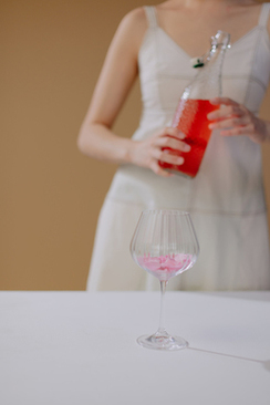 结婚女方包包钱多少 结婚女方衣服包放多少钱