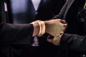 在男方家领证可以在女方家离婚吗 结婚证在男方家领的在女方这边可以离婚吗？