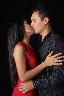 结婚贺礼红包上怎么写名字 婚礼红包怎么写带上自己的名字