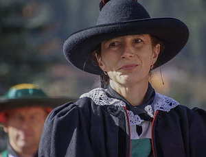 请帖结婚喜宴范文 请贴结婚喜宴模板怎么写