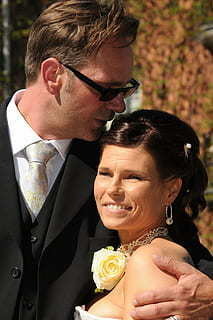 结婚当天男的穿什么衣服 结婚时男女双方都应该穿什么衣服?