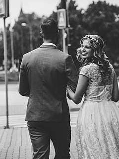 结婚的蜡烛可以吹灭吗 结婚后蜡烛可以吹灭么?