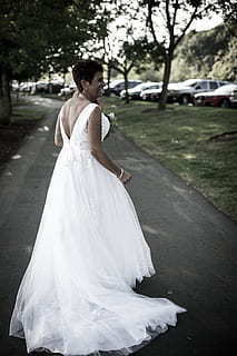 朋友结婚买个什么合适 朋友结婚适合送什么礼物??