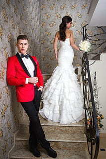 订婚服装有什么要求 订婚服装适合穿什么