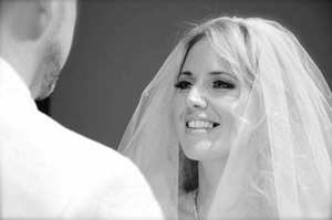 定亲在男方还是女方家 定亲在男方还是女方家?