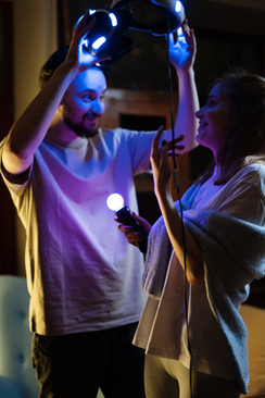 结婚对戒能买不一样颜色的吗 结婚对戒买什么材质的好