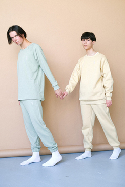 结婚时小女孩穿什么衣服 新娘身边的童女穿什么衣服和适？