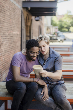 伴侣出国结婚证用谁的都行吗 关于同性婚姻去国外登记结婚的事项。