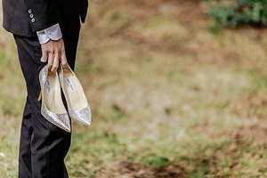 新郎进门怎么讨红包 姐姐结婚，新郎进门要红包应该怎么说