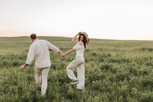 结婚当天戒指是男方带过去的吗