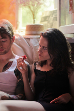 婚礼花球折纸 如何折纸花球 四瓣折花球的方法与图解