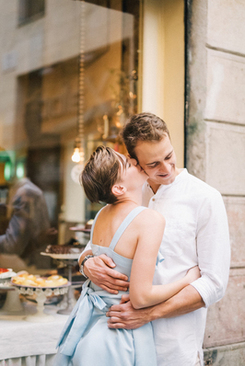 适合新娘结婚唱的歌曲 适合在婚礼仪式上唱的歌曲。