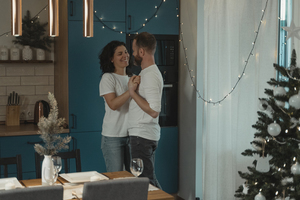 结婚邀请多少好友 要结婚了但是朋友少，邀请多少人才好呢？