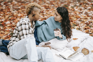 去参加同事的答谢宴怎么穿 参加朋友公司的答谢宴该穿什么